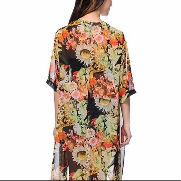 NWOT See You Monday Floral Kimono - Picture 4 of 13